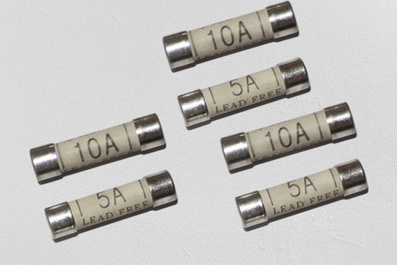 Low Current British Standard Fuses Bs1362 5a TUV Certificate For Hairhdyers