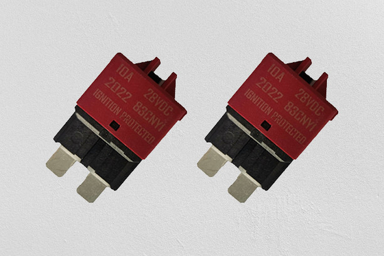 Red Resettable Circuit Breaker Blade Fuse 28VDC 5A Rated Current