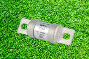 500VDC Bolt Type Fuse , Semiconductor Ceramic 150Amp Fast Acting Fuses