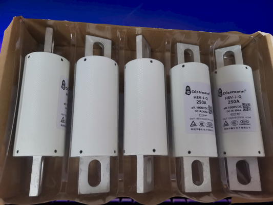 M8 Bolt HEV Series Fuses DC1000V Fiber Automotive Fuses 600A High Current Fuses