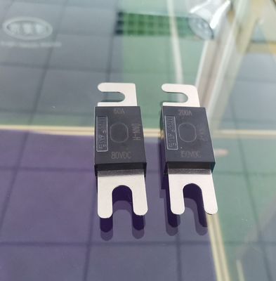 Medium Flat Type Automotive Battery Fuse , DC80V EV Car Battery Fuses